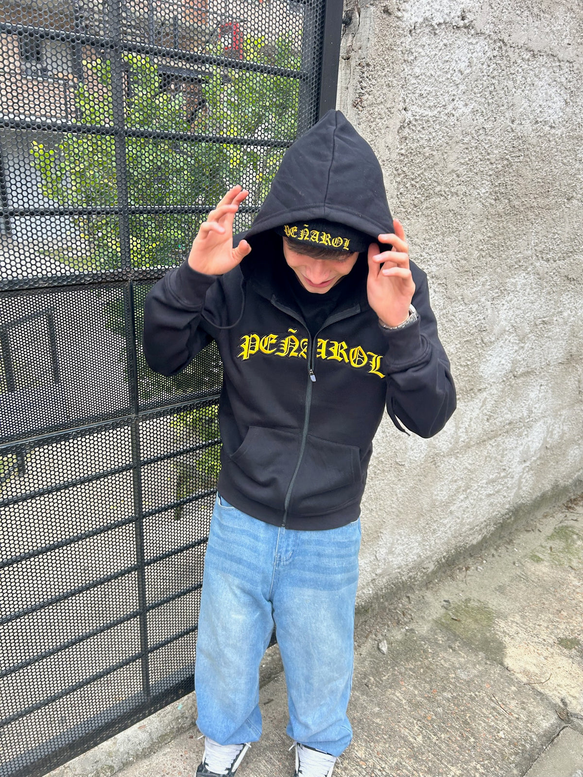 Campera Manyaz Pecho Bordado